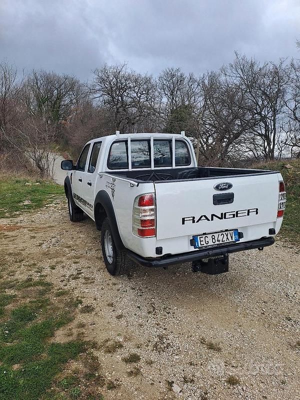 Usata Ford Ranger 143 CV (105 kW) 2011 Bianco Pick-up