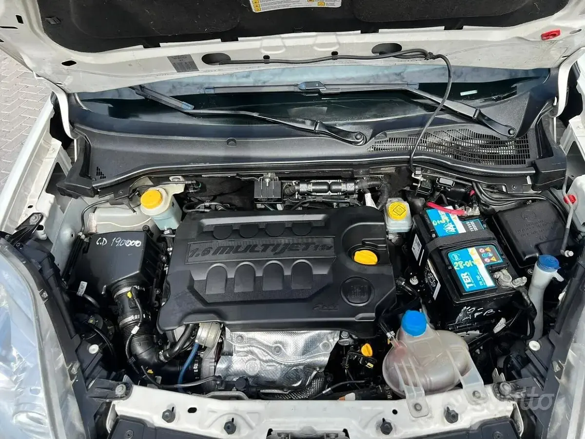Usata Fiat Doblò 105 CV (77 kW) 2014 Bianco Monovolume