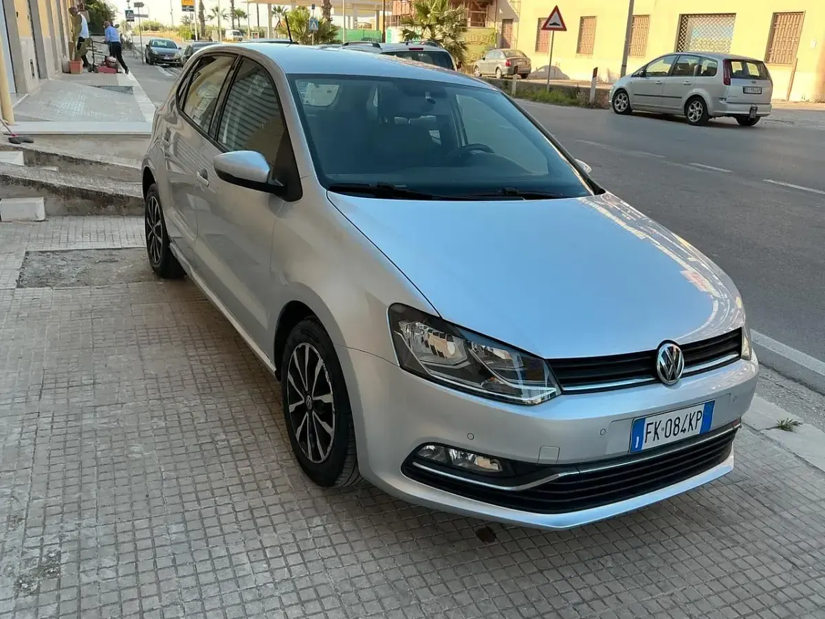 Usata VW Polo Trendline 75 CV (55 kW) 2017 Argento Berlina