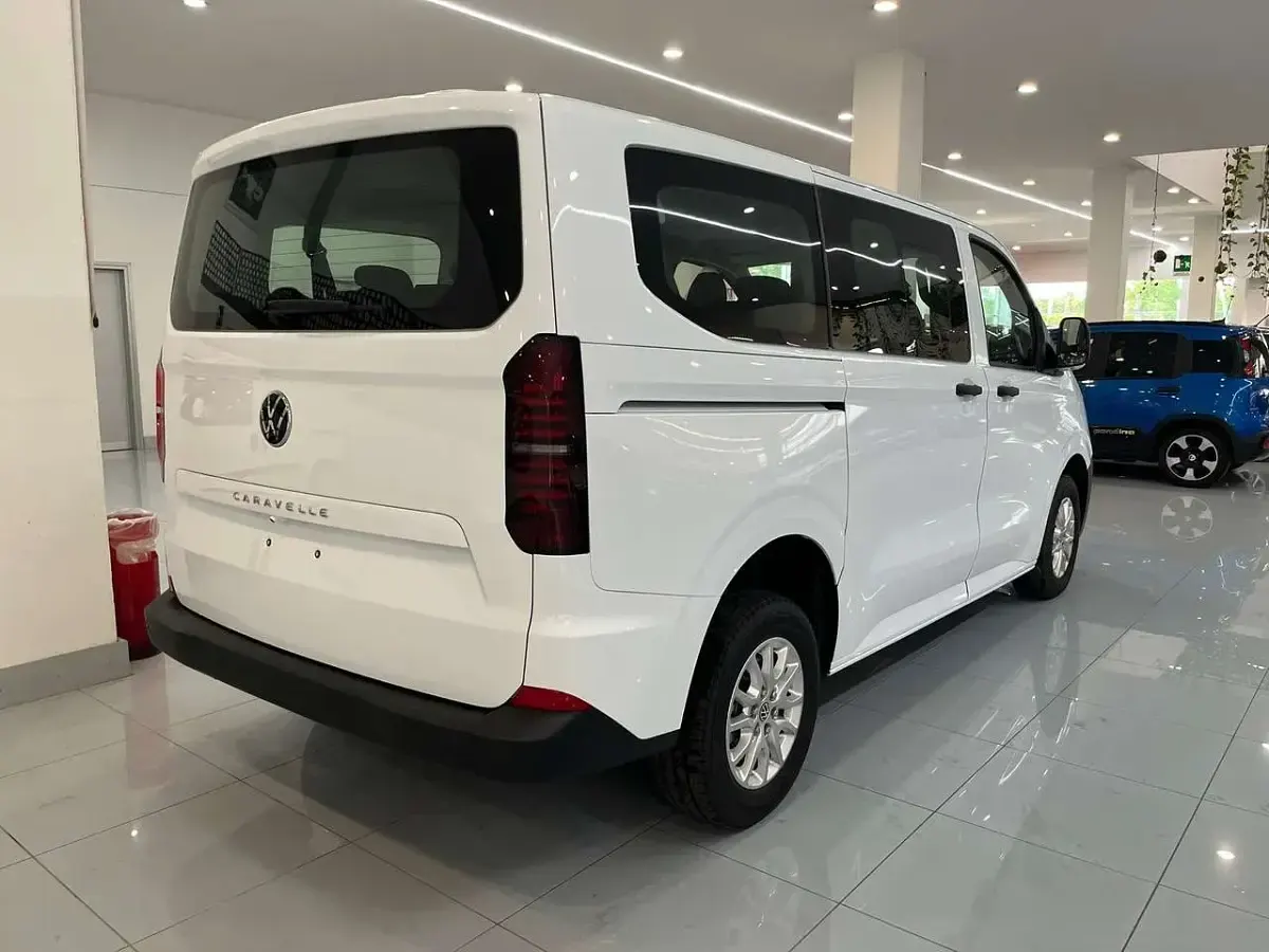 Nuova VW Caravelle Life 110 CV (80 kW) 2025 Bianco Furgone