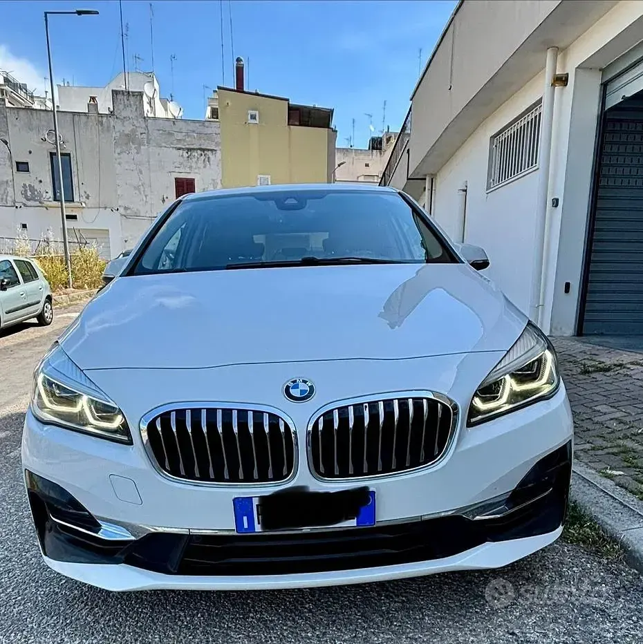 Usata BMW 216 Active Tourer Luxury Line 116 CV (85 kW) 2019 Bianco Monovolume