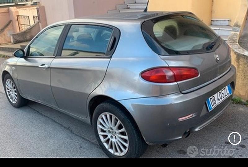 Usata Alfa Romeo 147 2005 Grigio Utilitaria