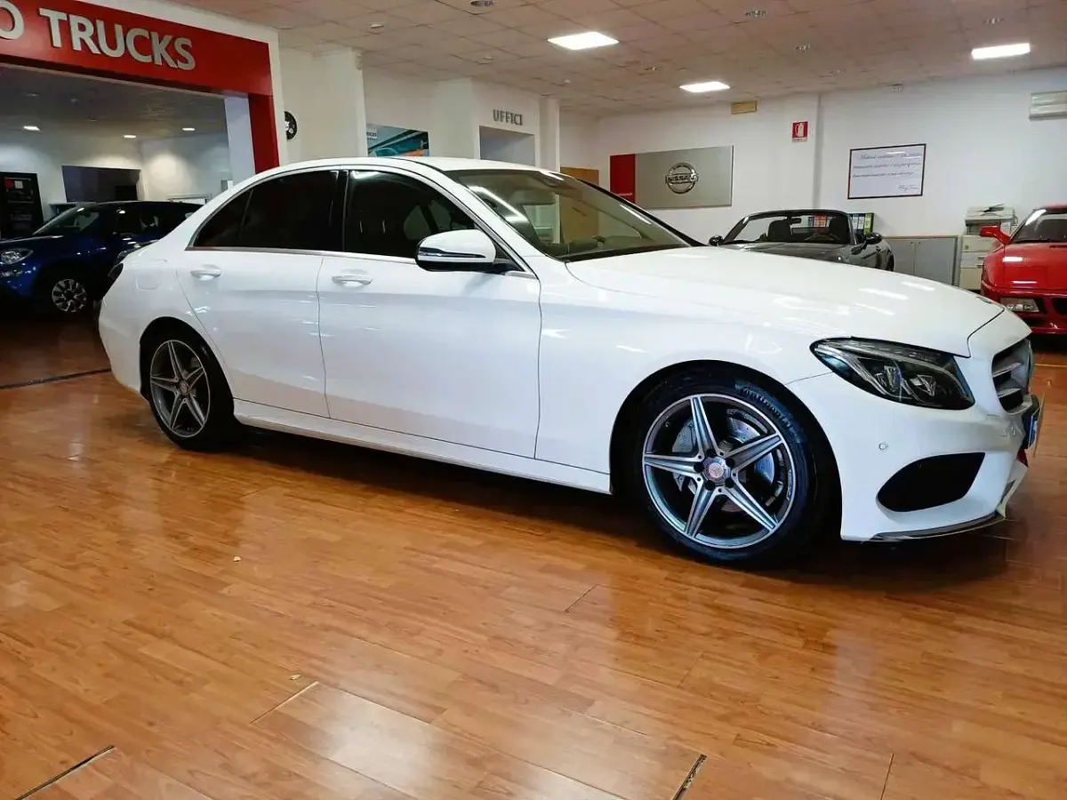 Usata Mercedes C220 Style 170 CV (125 kW) 2019 Bianco Berlina
