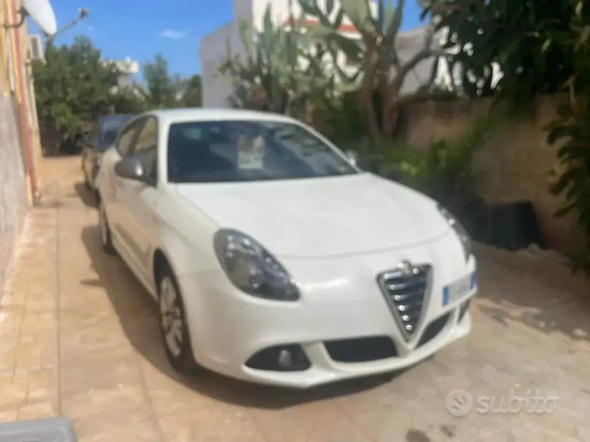 Usata Alfa Romeo Giulietta 109 CV (80 kW) 2013 Bianco Utilitaria