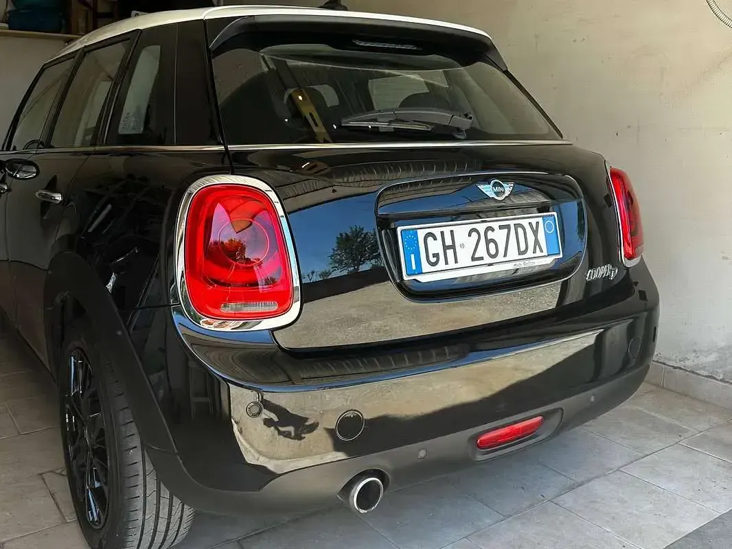 Usata Mini Cooper D Business 116 CV (85 kW) 2017 Nero Utilitaria