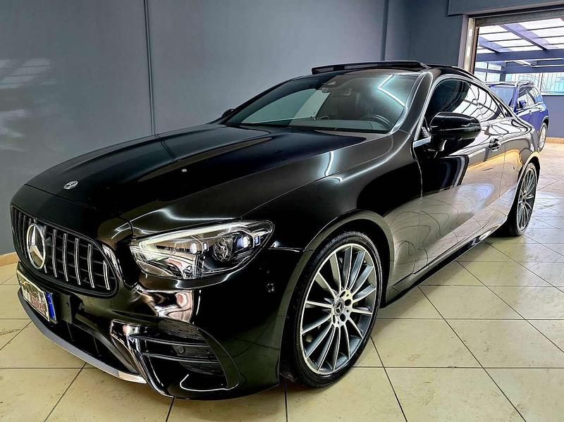 Usata Mercedes E400 Premium Plus 330 CV (242 kW) 2021 Nero Coupé