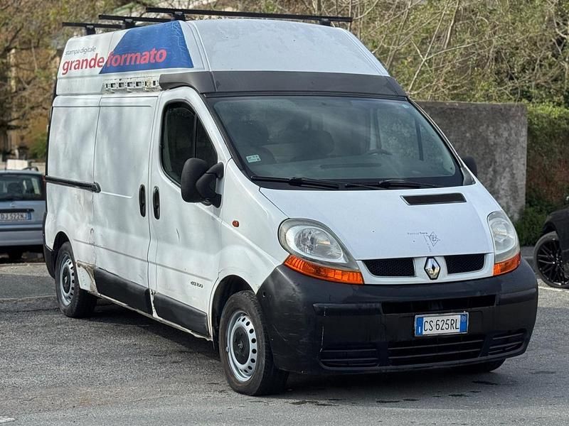 Usata Renault Trafic 100 CV (73 kW) 2005 Bianco Monovolume
