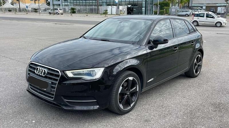 Usata 2015 Audi A3 Attraction Tre volumi | 10.990 € (Ottimo prezzo) - Immagine 1/4