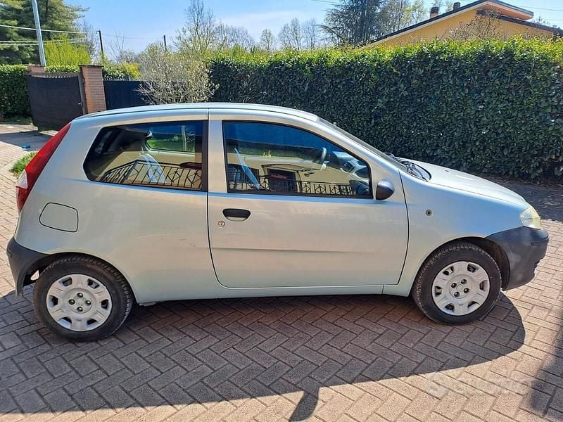 Usata Fiat Punto 2004 Grigio Utilitaria