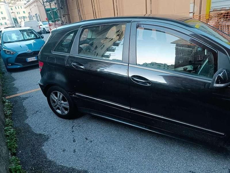 Usata Mercedes B200 Executive 140 CV (102 kW) 2010 Blu/azzurro Monovolume