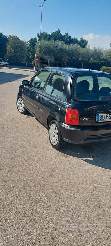 Usata Nissan Micra 54 CV (39 kW) 1999 Nero Utilitaria