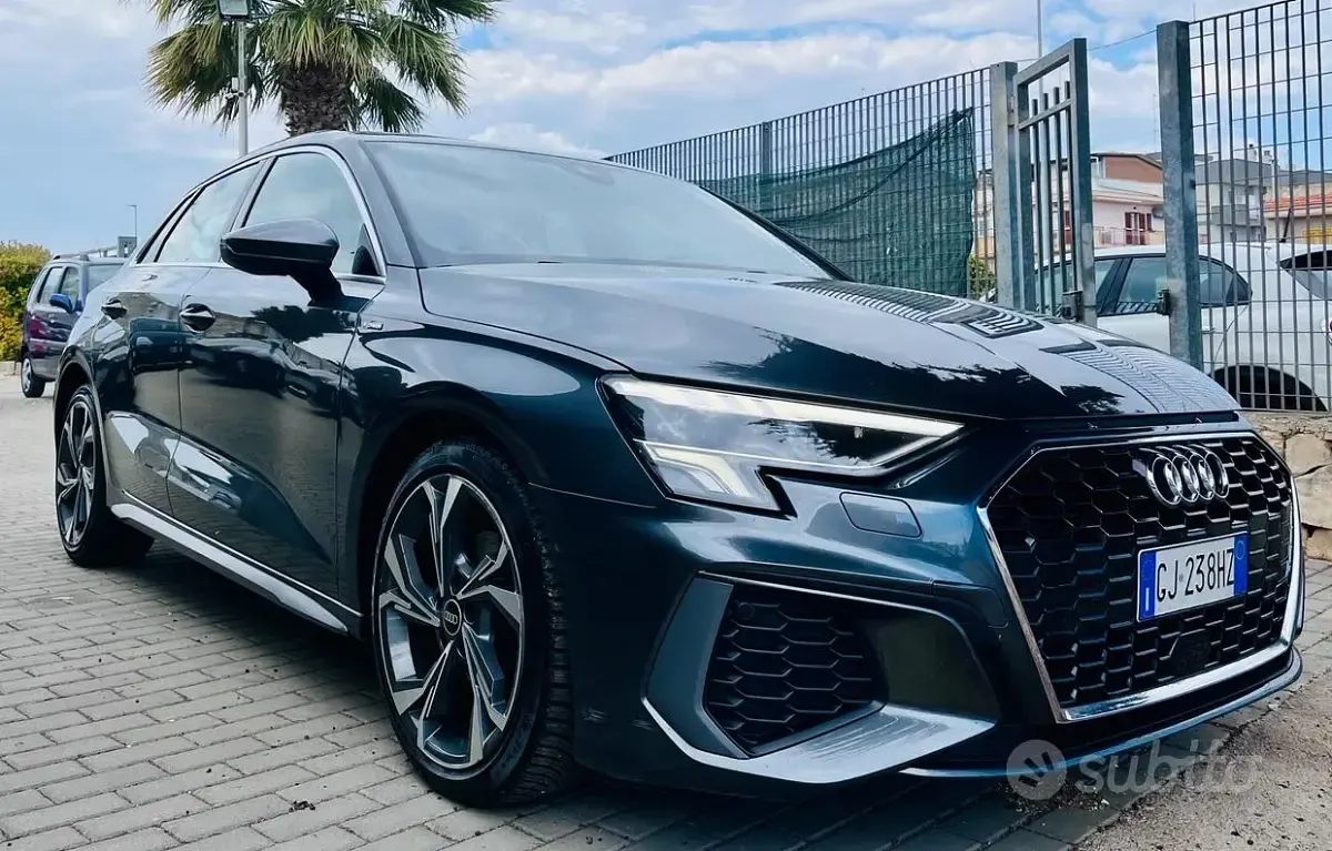 Usata Audi A3 150 CV (110 kW) 2022 Grigio Berlina