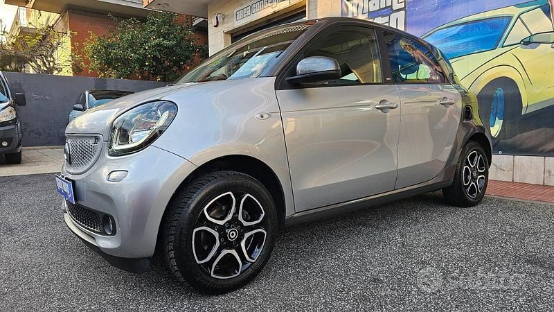 Usata Smart ForFour Passion 89 CV (65 kW) 2019 Grigio Utilitaria