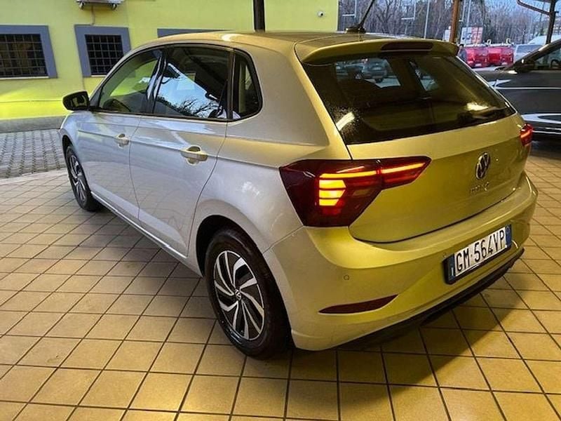 Usata VW Polo 95 CV (69 kW) 2023 Grigio Berlina
