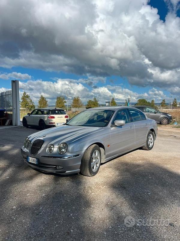 Usata Jaguar S-Type S 238 CV (175 kW) 2000 Grigio Berlina