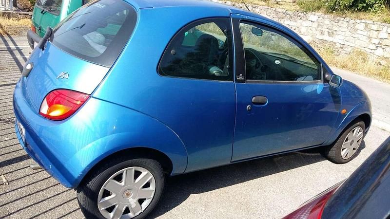 Usata Ford Ka 69 CV (50 kW) 2004 Blu/azzurro Utilitaria