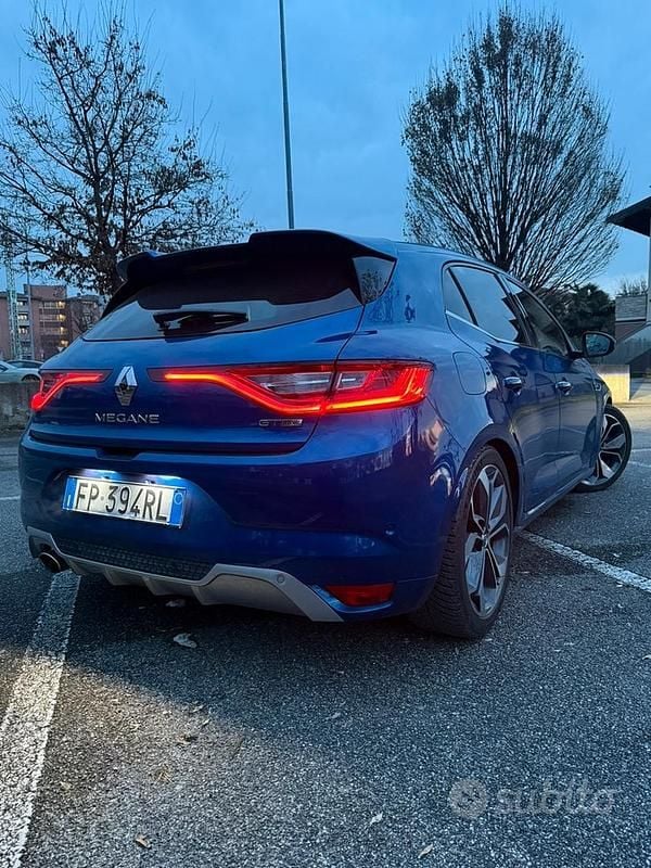 Usata Renault Mégane IV 132 CV (97 kW) 2018 Blu Berlina
