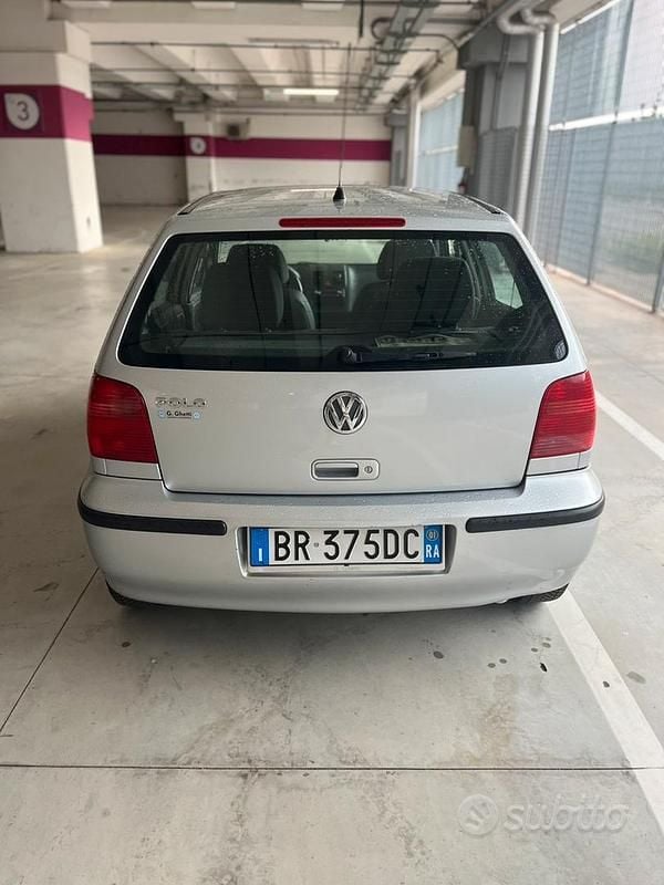 Usata VW Polo 50 CV (36 kW) 2001 Grigio Berlina