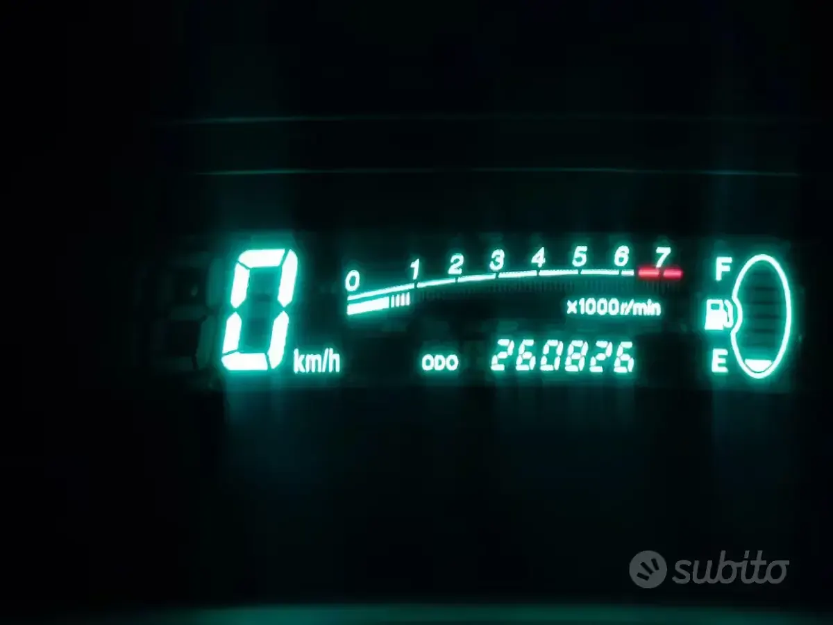 Usata Toyota Yaris 68 CV (50 kW) 2003 Nero Berlina