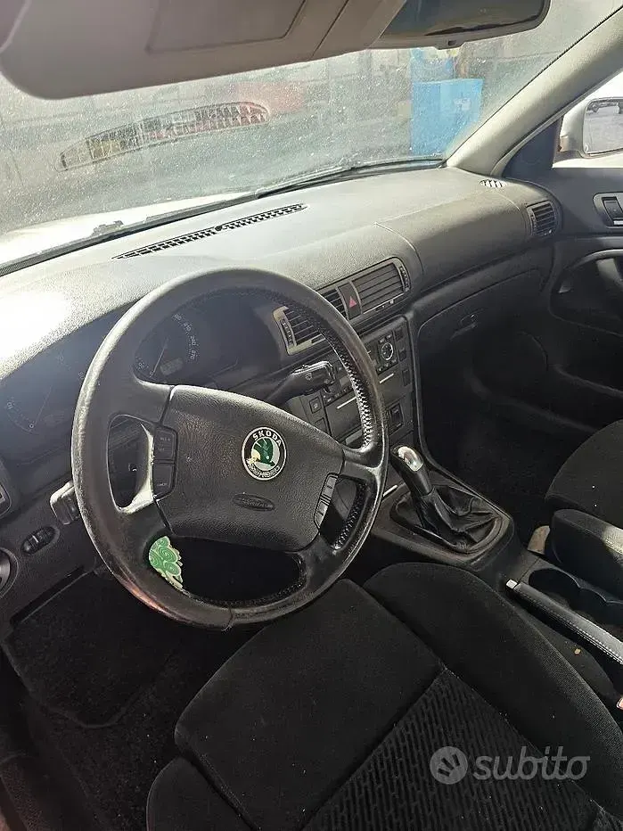Usata Skoda Superb 2002 Grigio Berlina
