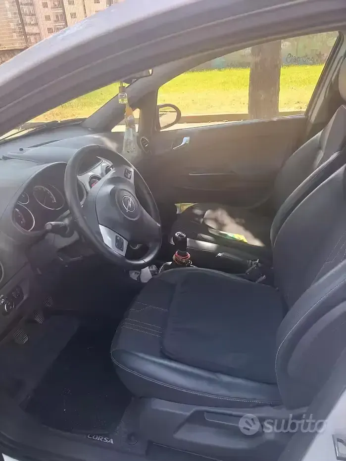 Usata Opel Corsa 85 CV (62 kW) 2013 Utilitaria