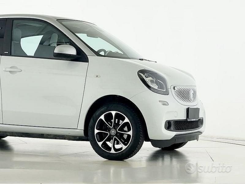 Usata Smart ForFour Passion 71 CV (52 kW) 2014 Bianco Utilitaria