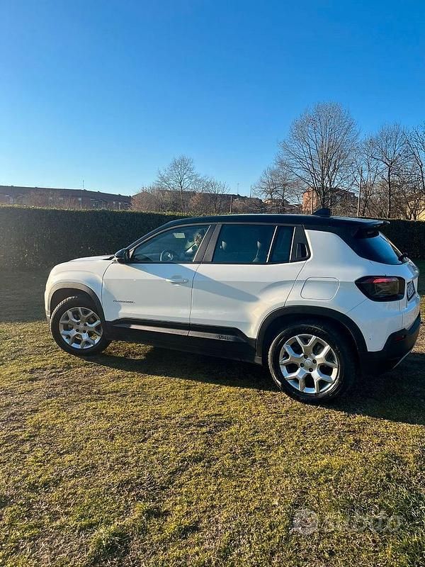 Usata Jeep Avenger Longitude 101 CV (74 kW) 2023 Bianco SUV