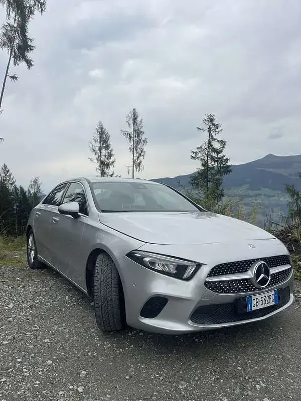 Usata Mercedes A180 116 CV (85 kW) 2020 Argento Berlina
