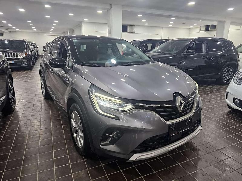 Usata Renault Captur Intens 101 CV (74 kW) 2023 Grigio montagna metallizzato SUV