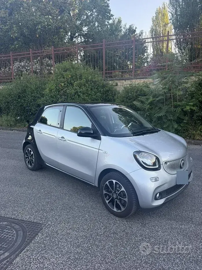 Usata Smart ForFour 71 CV (52 kW) 2015 Grigio Utilitaria