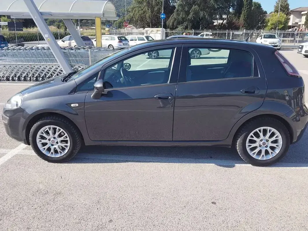 Usata Fiat Punto Evo Dynamic 95 CV (69 kW) 2011 Grigio Utilitaria