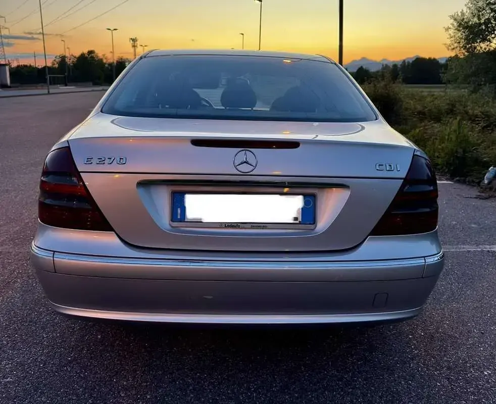 Usata Mercedes E270 Elegance 177 CV (130 kW) 2003 Berlina