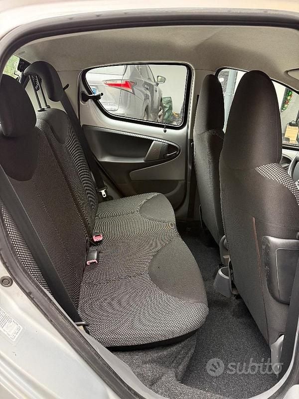 Usata Toyota Aygo 68 CV (50 kW) 2010 Grigio Utilitaria