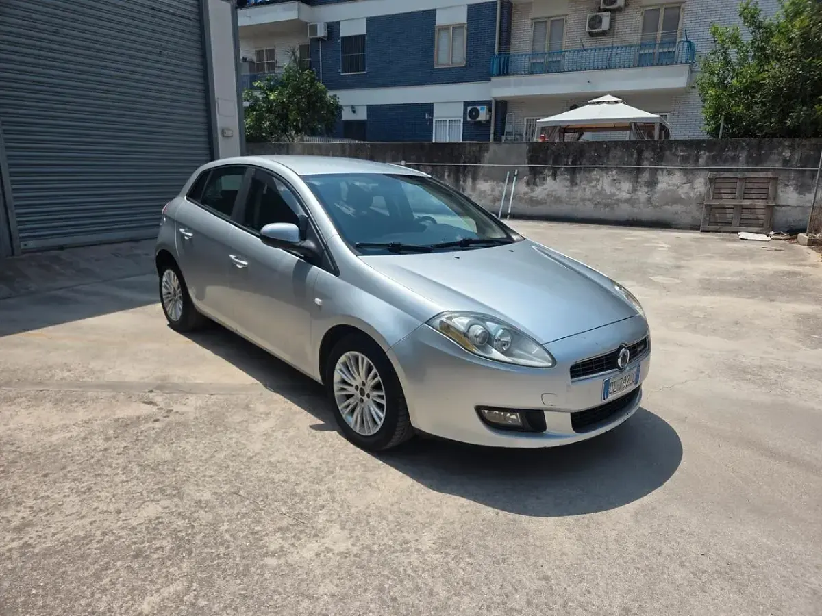 Usata Fiat Bravo Emotion 105 CV (77 kW) 2008 Argento Utilitaria