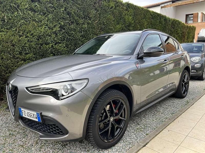 Grigio Usata 2019 Alfa Romeo Stelvio Tech Edition SUV | 18.950 € (Super prezzo) - Immagine 1/4