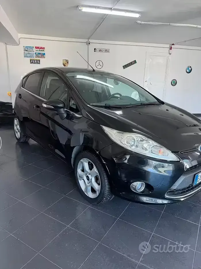 Usata Ford Fiesta Titanium 68 CV (50 kW) 2010 Nero Berlina