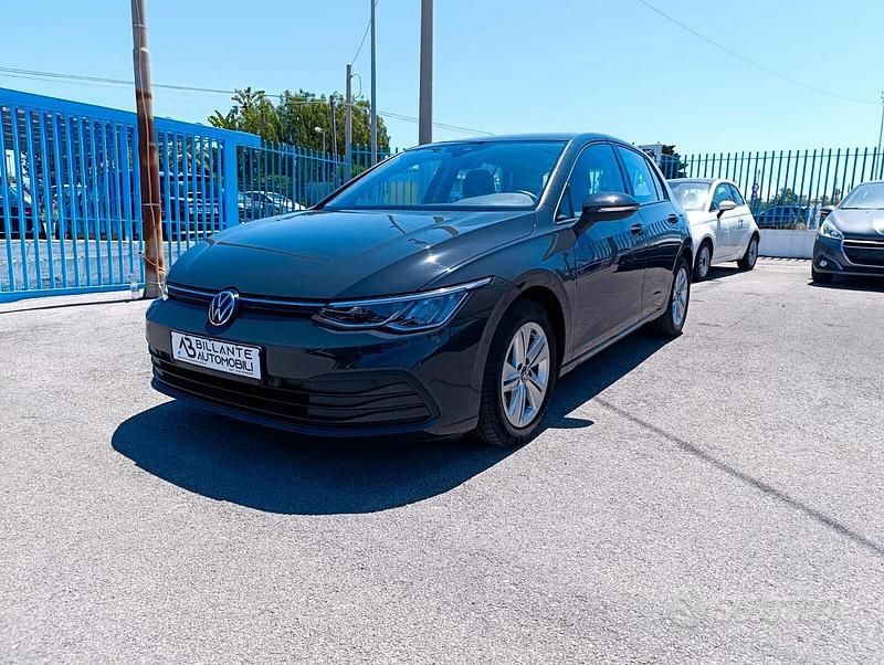 Usata VW Golf VIII Style 116 CV (85 kW) 2022 Grigio Berlina