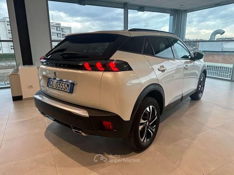 Usata Peugeot 2008 Allure 131 CV (96 kW) 2023 Bianco SUV