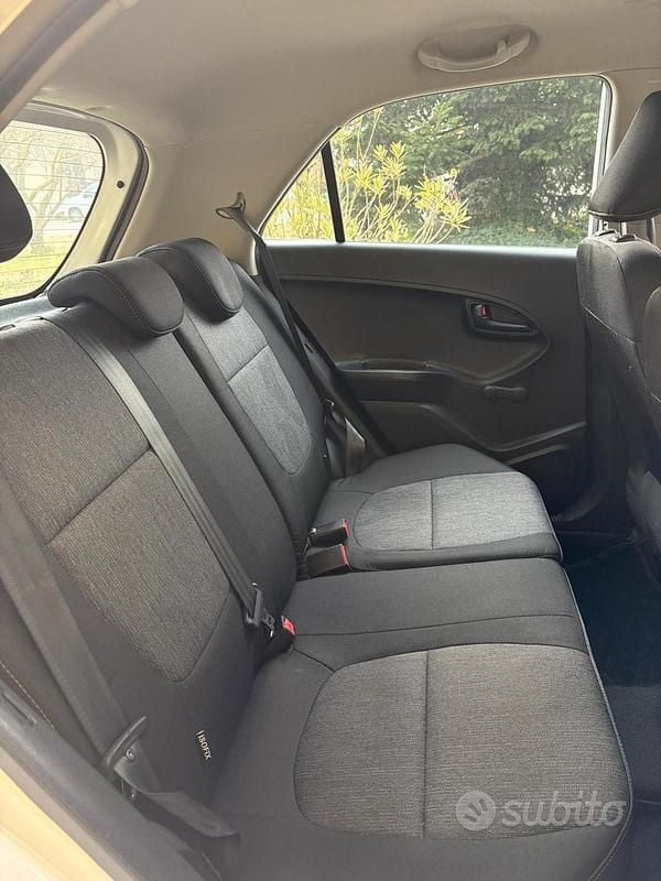 Usata Kia Picanto Active 67 CV (49 kW) 2016 Bianco Utilitaria