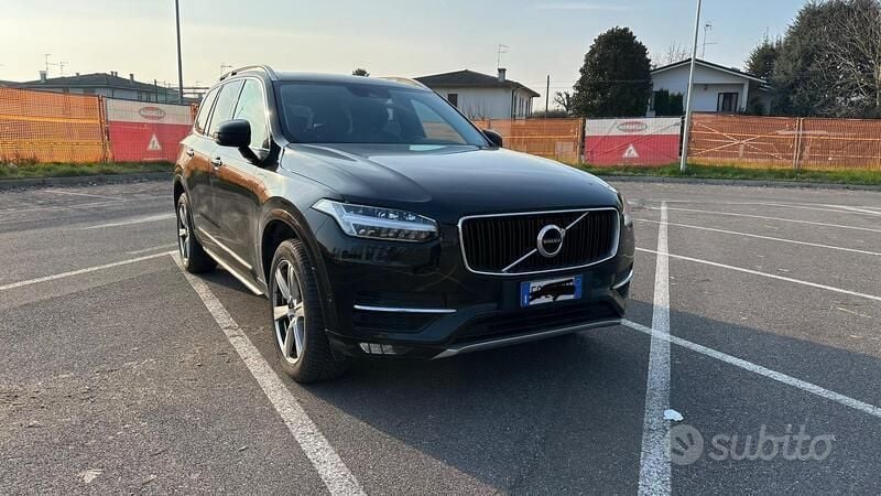 Nero Usata 2016 Volvo XC90 Momentum SUV | 21.000 € (Buon prezzo) - Immagine 1/4