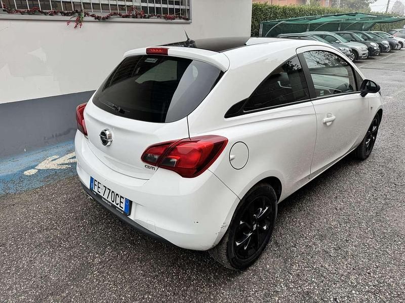 Usata Opel Corsa Innovation 75 CV (55 kW) 2016 Bianco Berlina