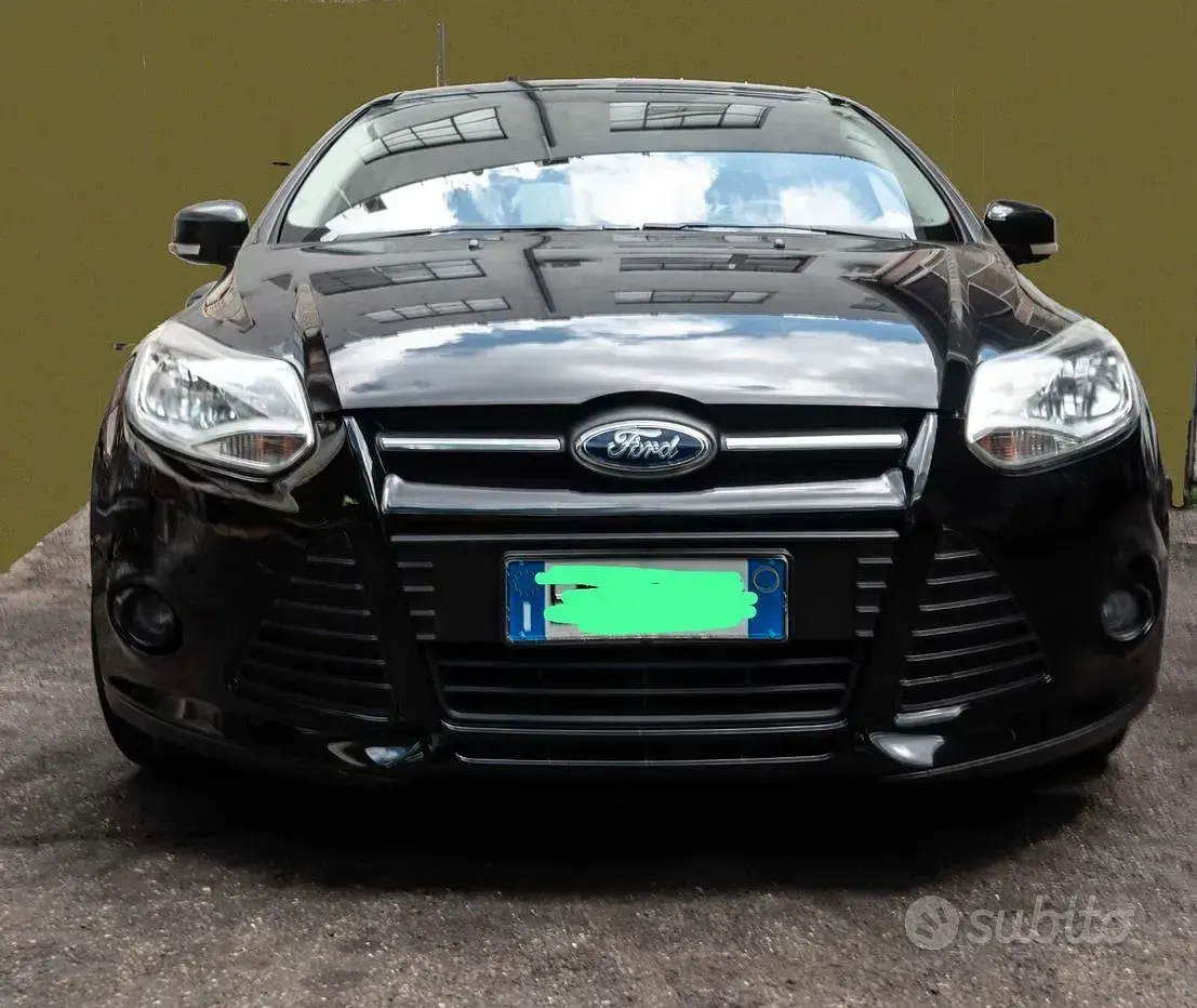 Usata Ford Focus S 125 CV (91 kW) 2012 Nero Station wagon