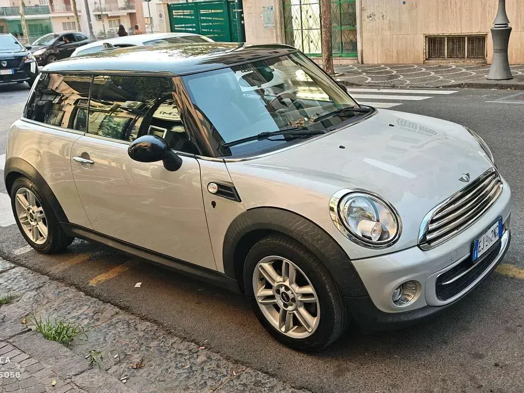 Usata Mini Cooper D 116 CV (85 kW) 2011 Argento Utilitaria