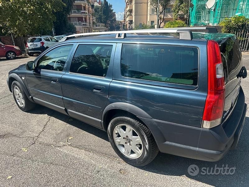 Usata Volvo XC70 163 CV (119 kW) 2005 Blu/azzurro Berlina
