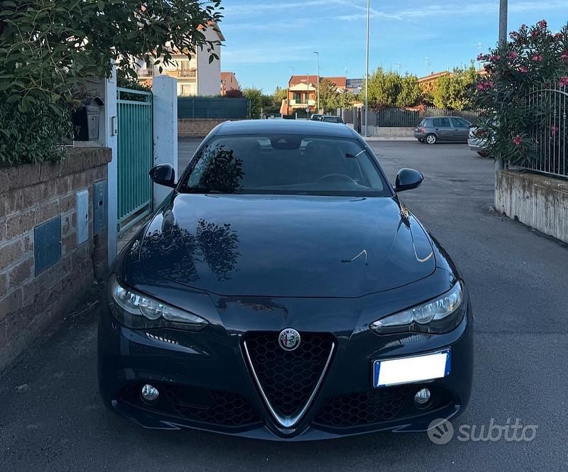 Usata Alfa Romeo Giulia Super 150 CV (110 kW) 2016 Blu Berlina