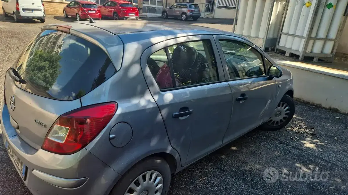 Usata Opel Corsa 75 CV (55 kW) 2009 Grigio Utilitaria
