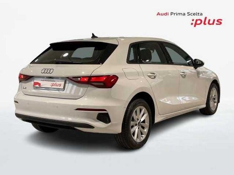 Begagnad Audi A3 Sportback Business 116 HK (85 kW) 2023 Vit Halvkombi