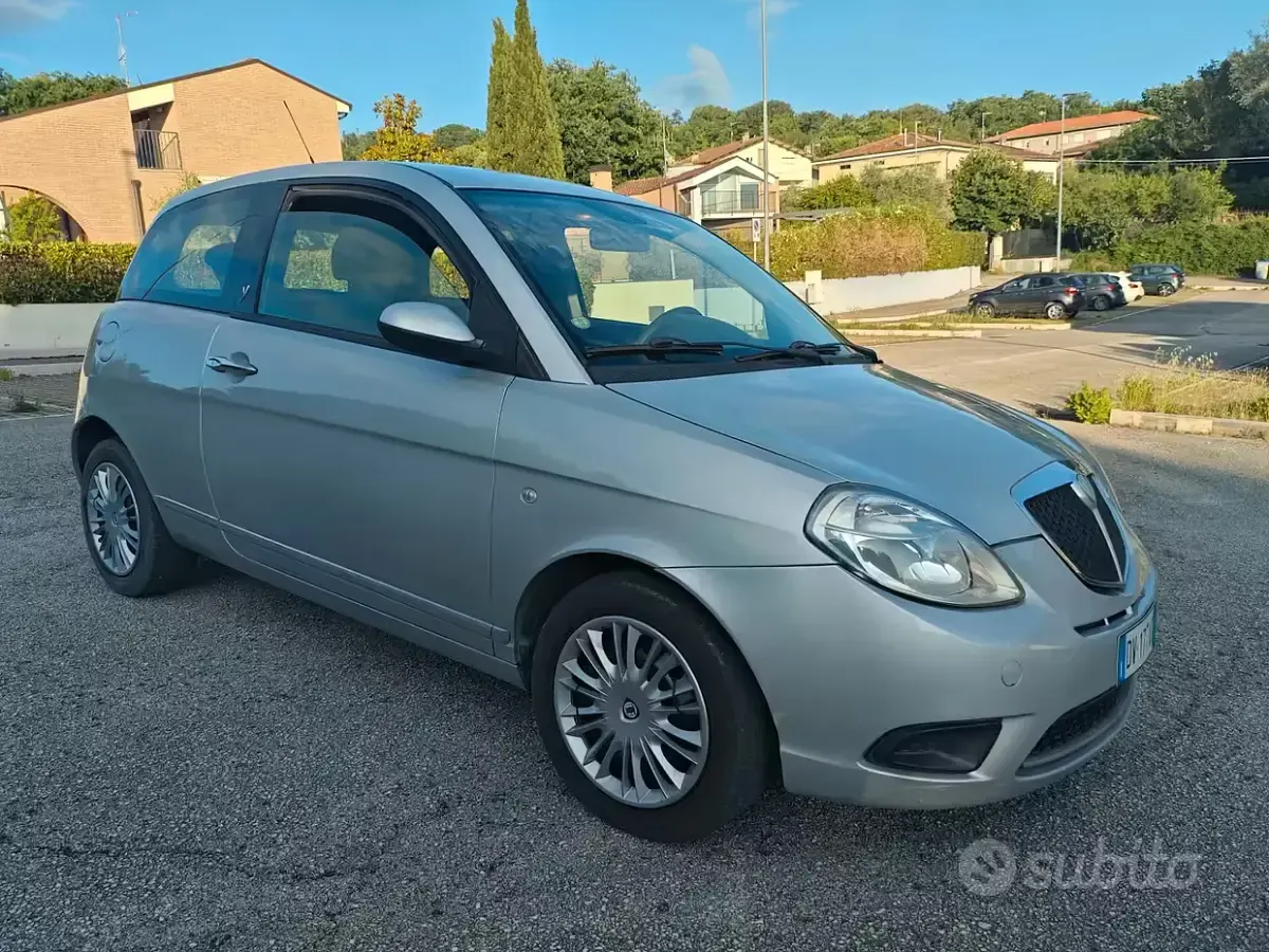 Usata Lancia Ypsilon 90 CV (66 kW) 2008 Utilitaria