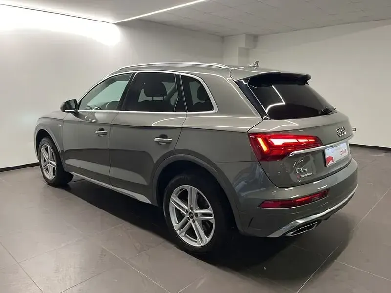 Gebraucht Audi Q5 S-Line 204 PS (150 kW) 2024 Grau SUV