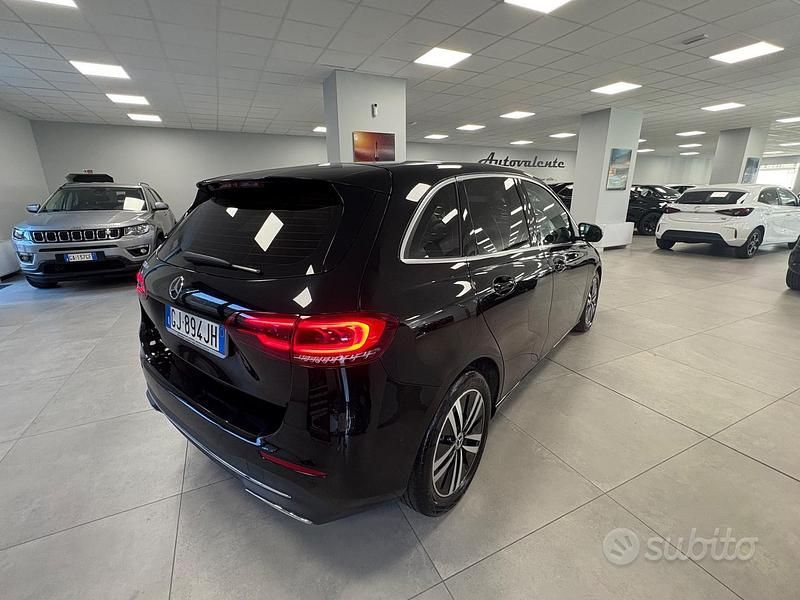 Usata Mercedes 180 116 CV (85 kW) 2022 Nero Berlina